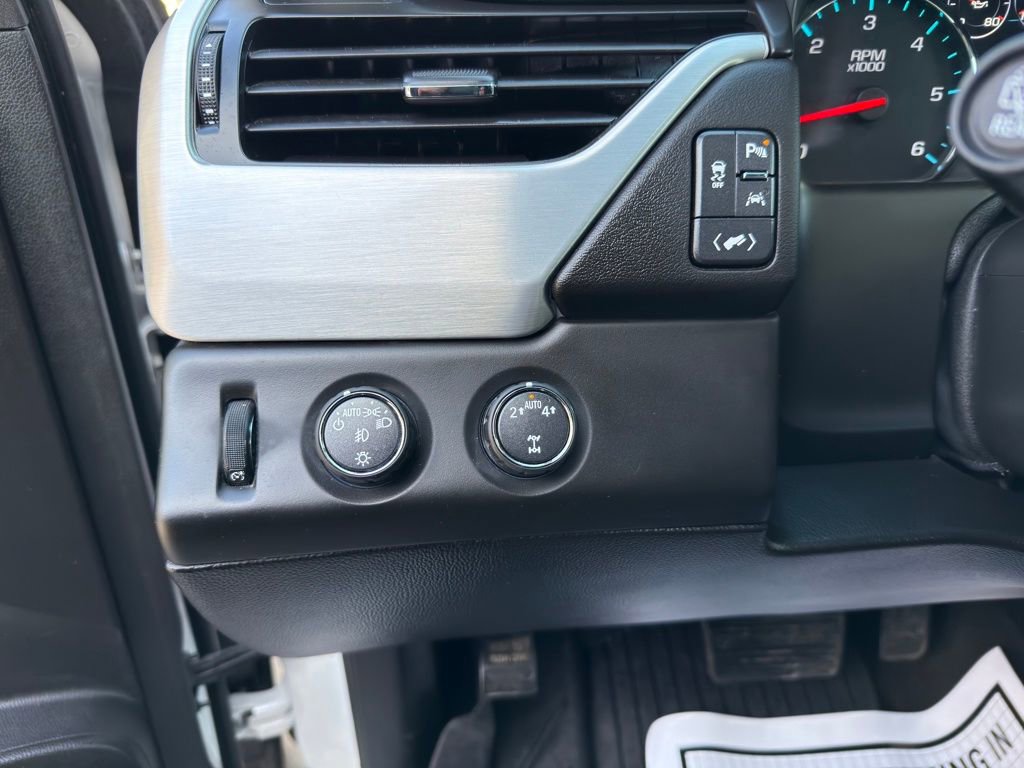 Used 2017 GMC Yukon XL SLT w/ Open Road Package image 16