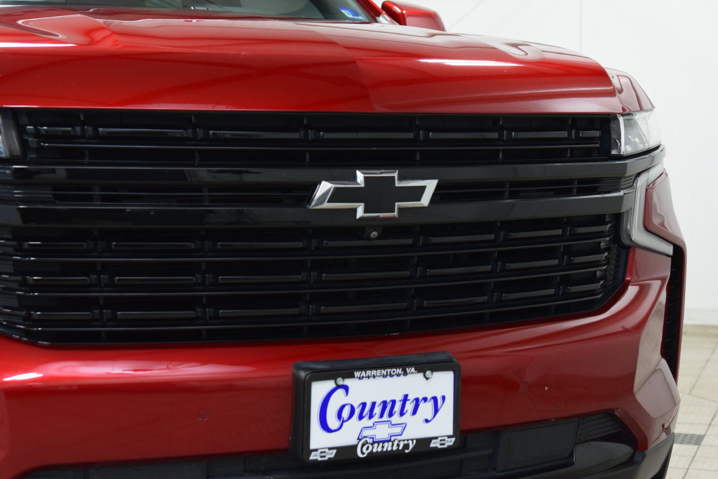 Used 2024 Chevrolet Suburban RST w/ Luxury Package AWD/4WD image 11