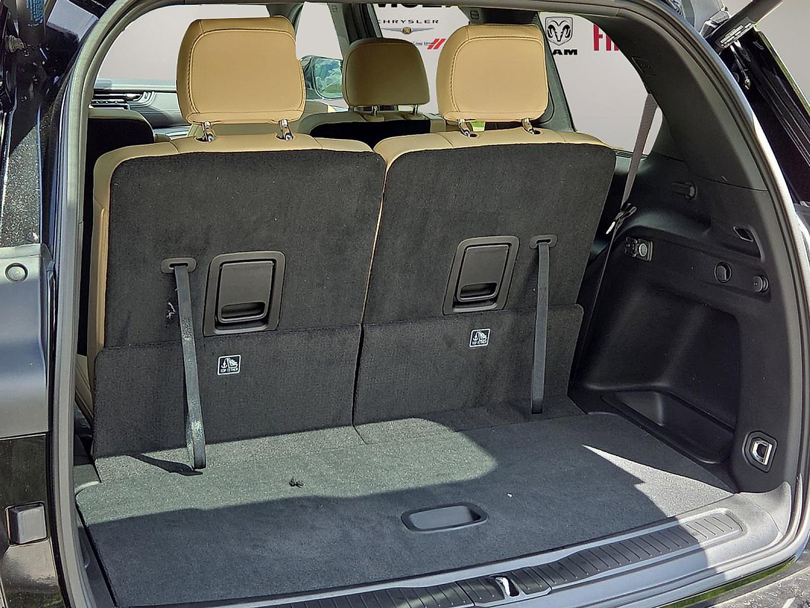 New 2025 Jeep Grand Cherokee L Limited w/ Luxury Tech Group II image 24