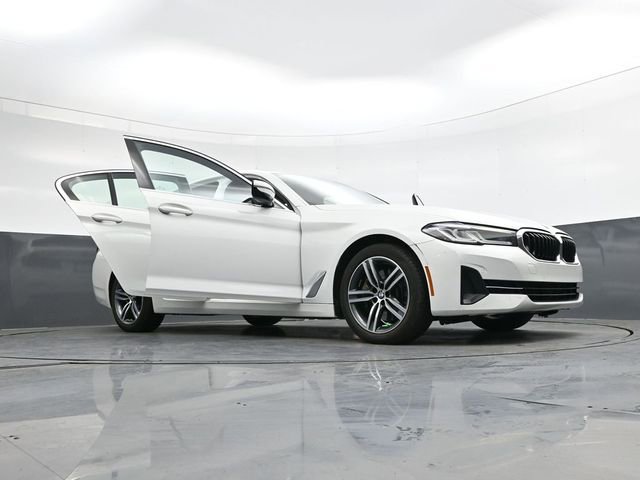 Used 2023 BMW 530i w/ Convenience Package image 40