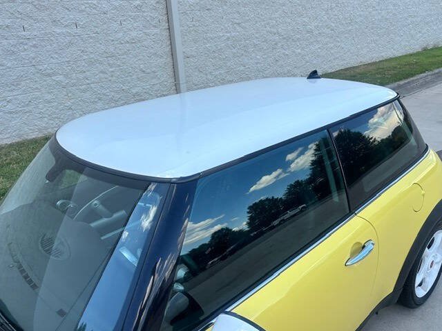 Used 2004 MINI Cooper Hardtop FWD image 12