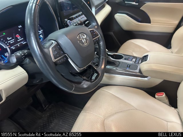 Used 2021 Toyota Highlander Platinum AWD/4WD image 19
