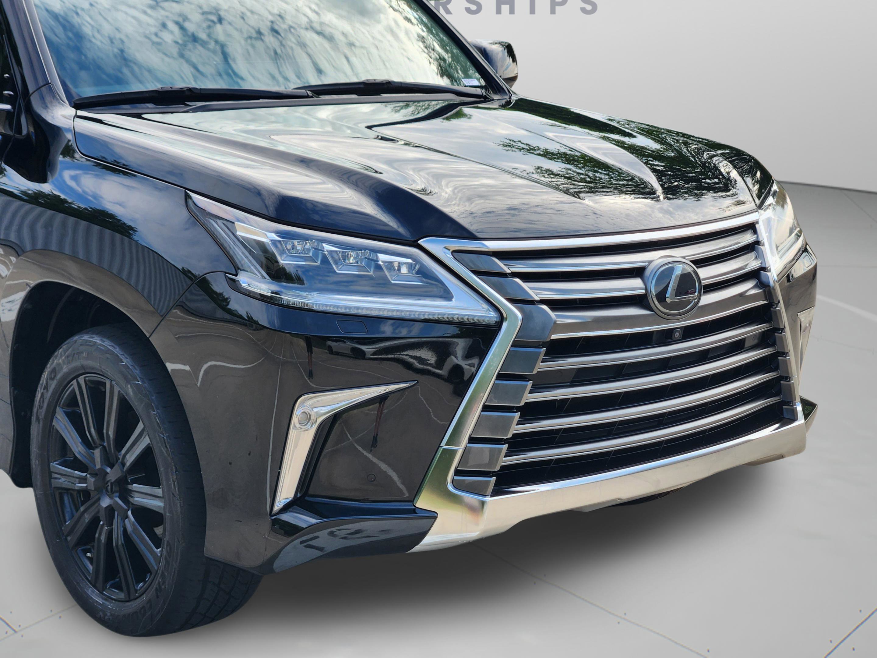 Used 2020 Lexus LX 570 4WD w/ Luxury Package image 33