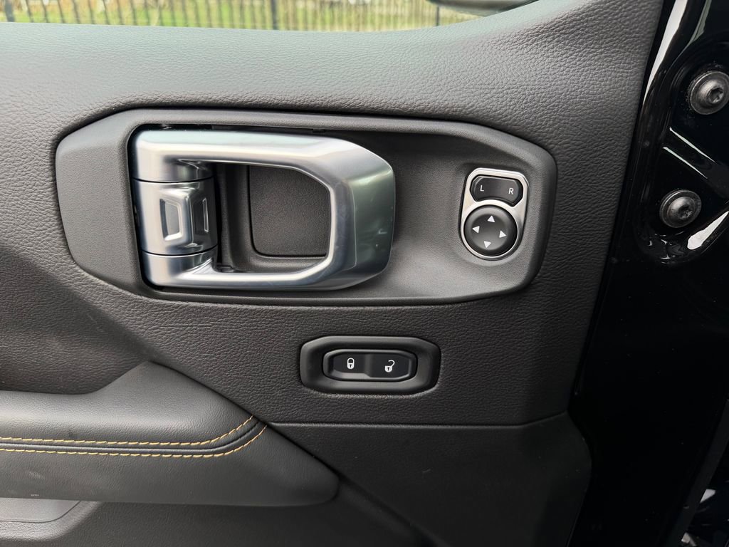 New 2026 Jeep Gladiator Sahara image 18