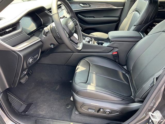New 2025 Jeep Grand Cherokee L Limited w/ Luxury Tech Group II image 14