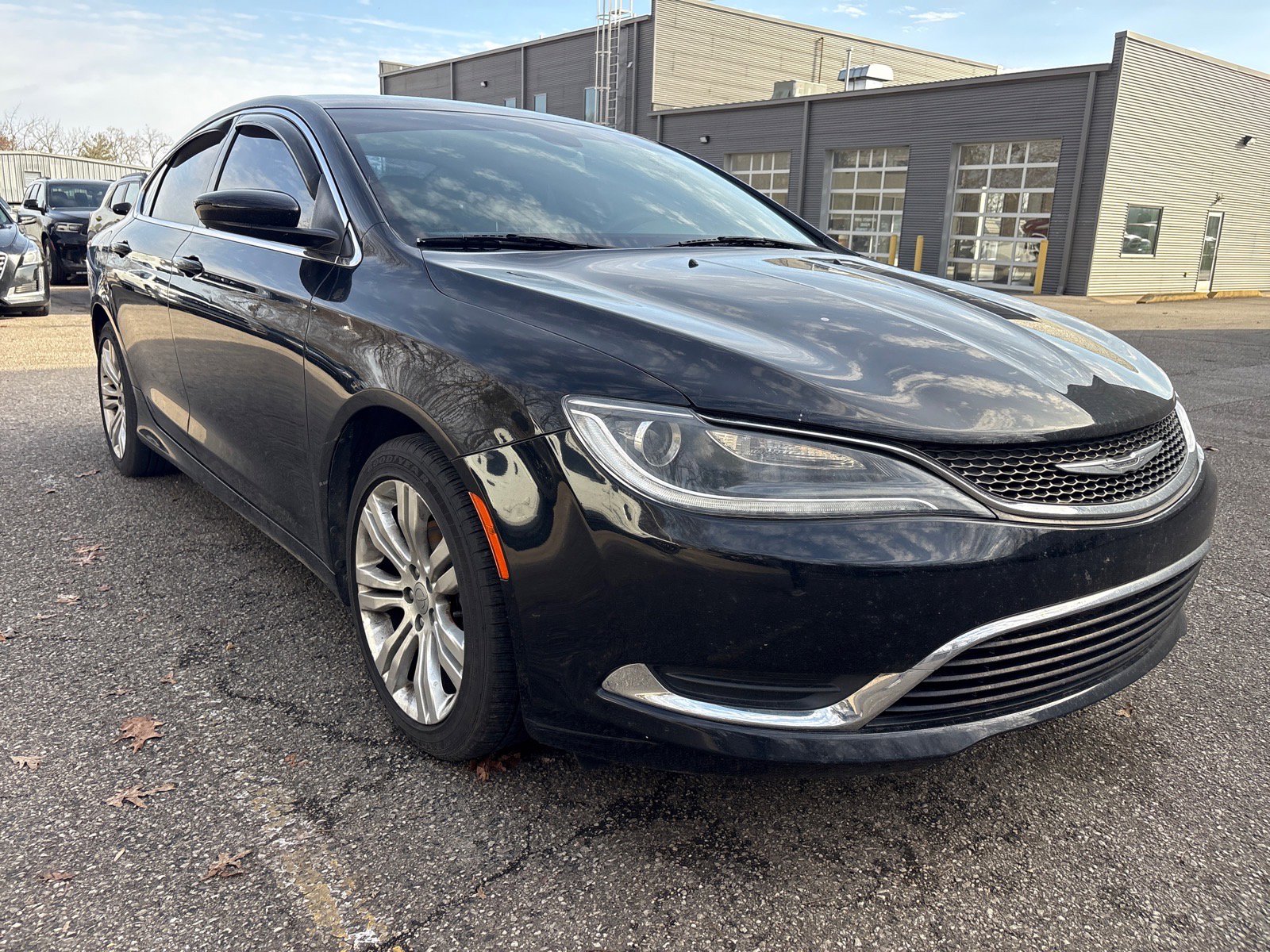 Used 2015 Chrysler 200 Limited image 2