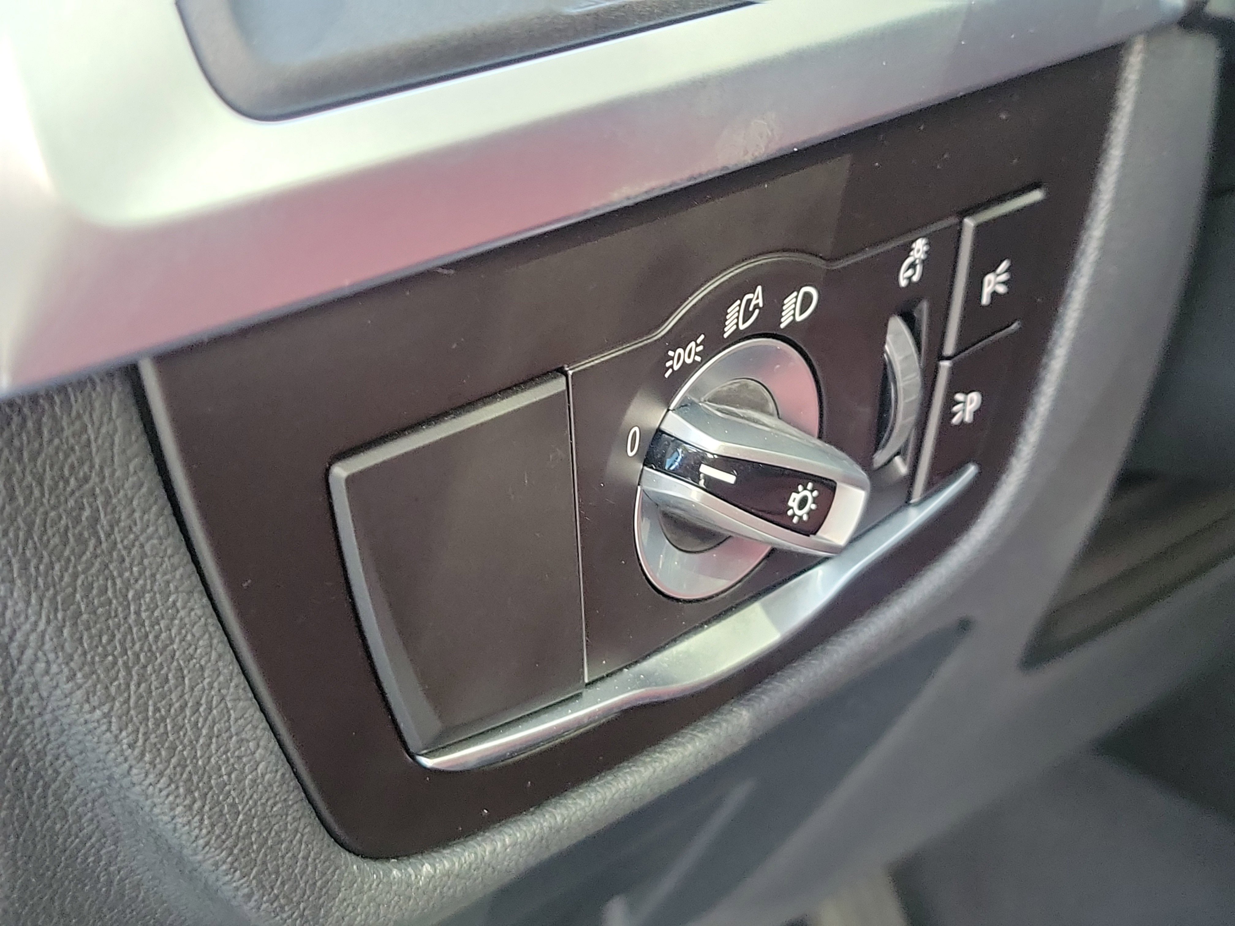 Used 2022 BMW X3 sDrive30i w/ Premium Package 2 (ZPA) image 25