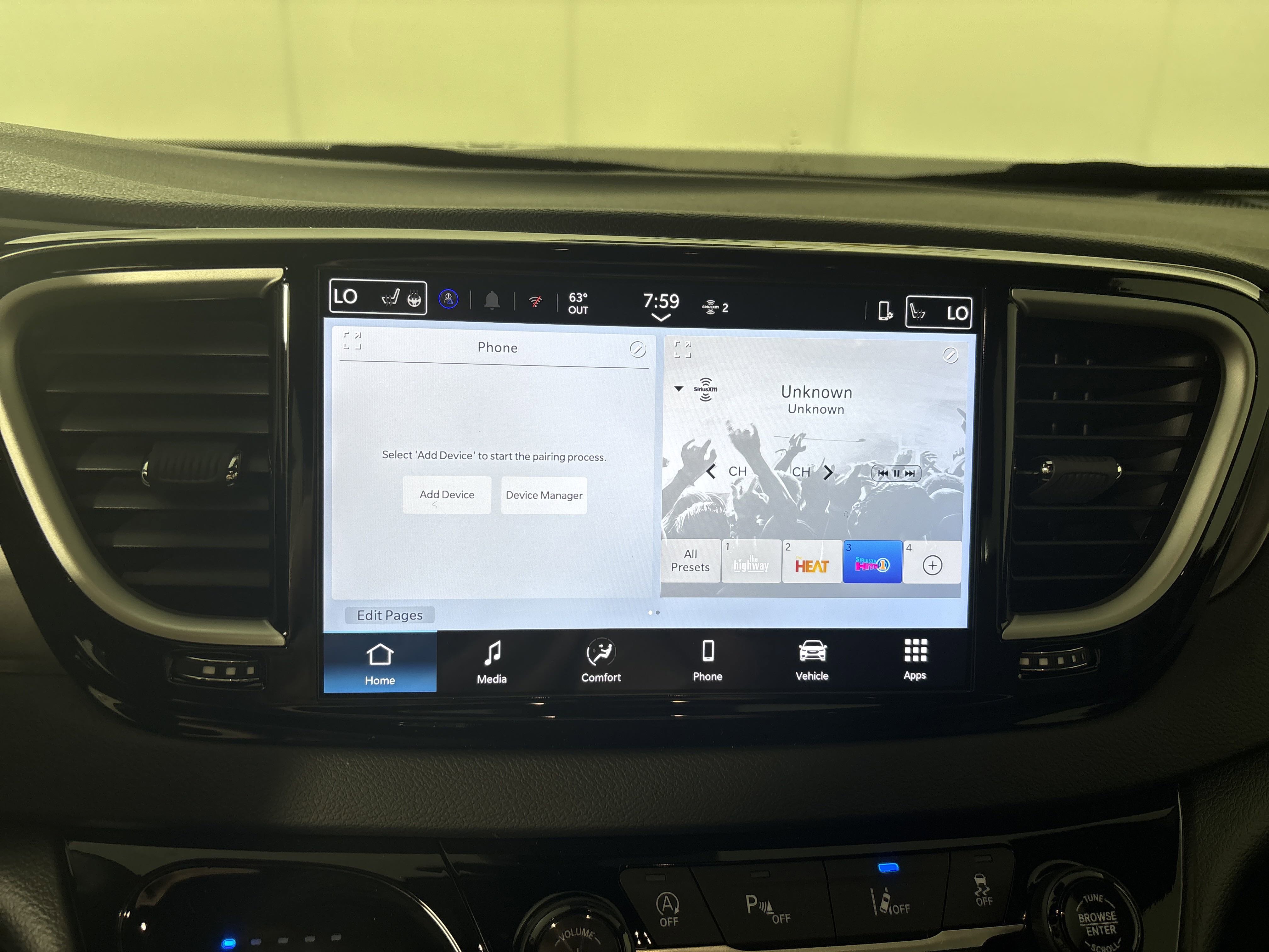 New 2025 Chrysler Voyager LX image 19