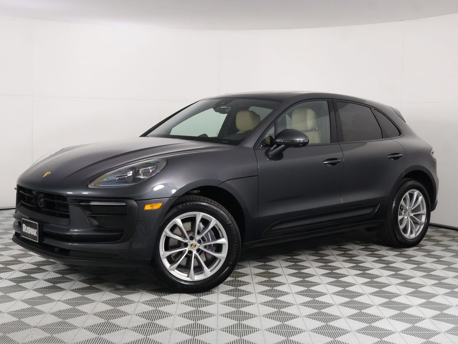 Certified 2026 Porsche Macan AWD/4WD image 35