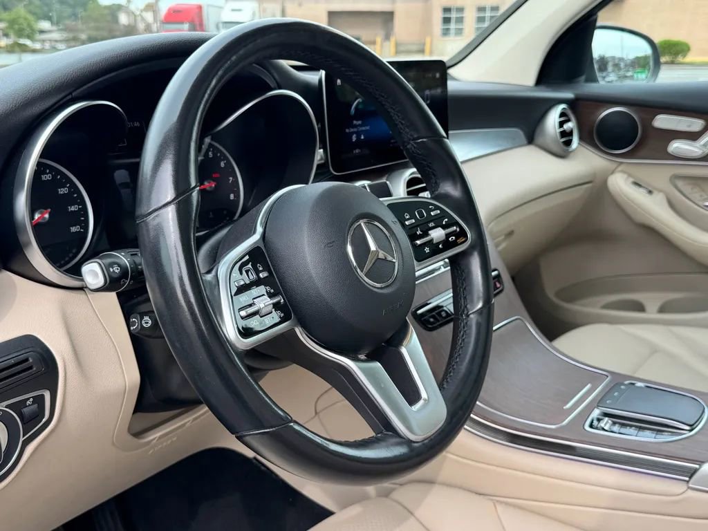 Used 2021 Mercedes-Benz GLC 300 4MATIC image 9