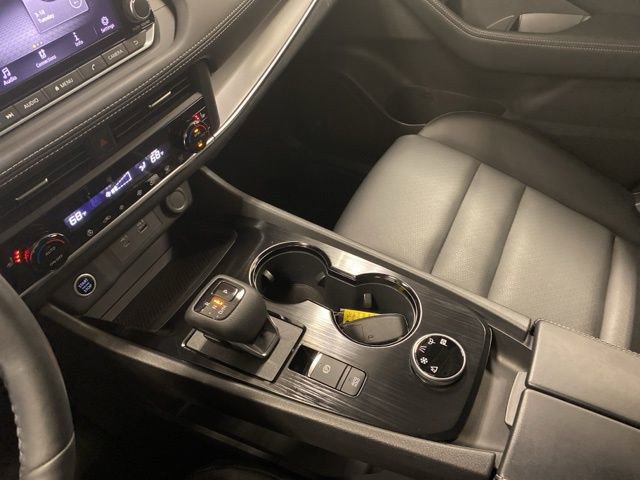 Used 2023 Nissan Rogue SV w/ SV Premium B Package image 14