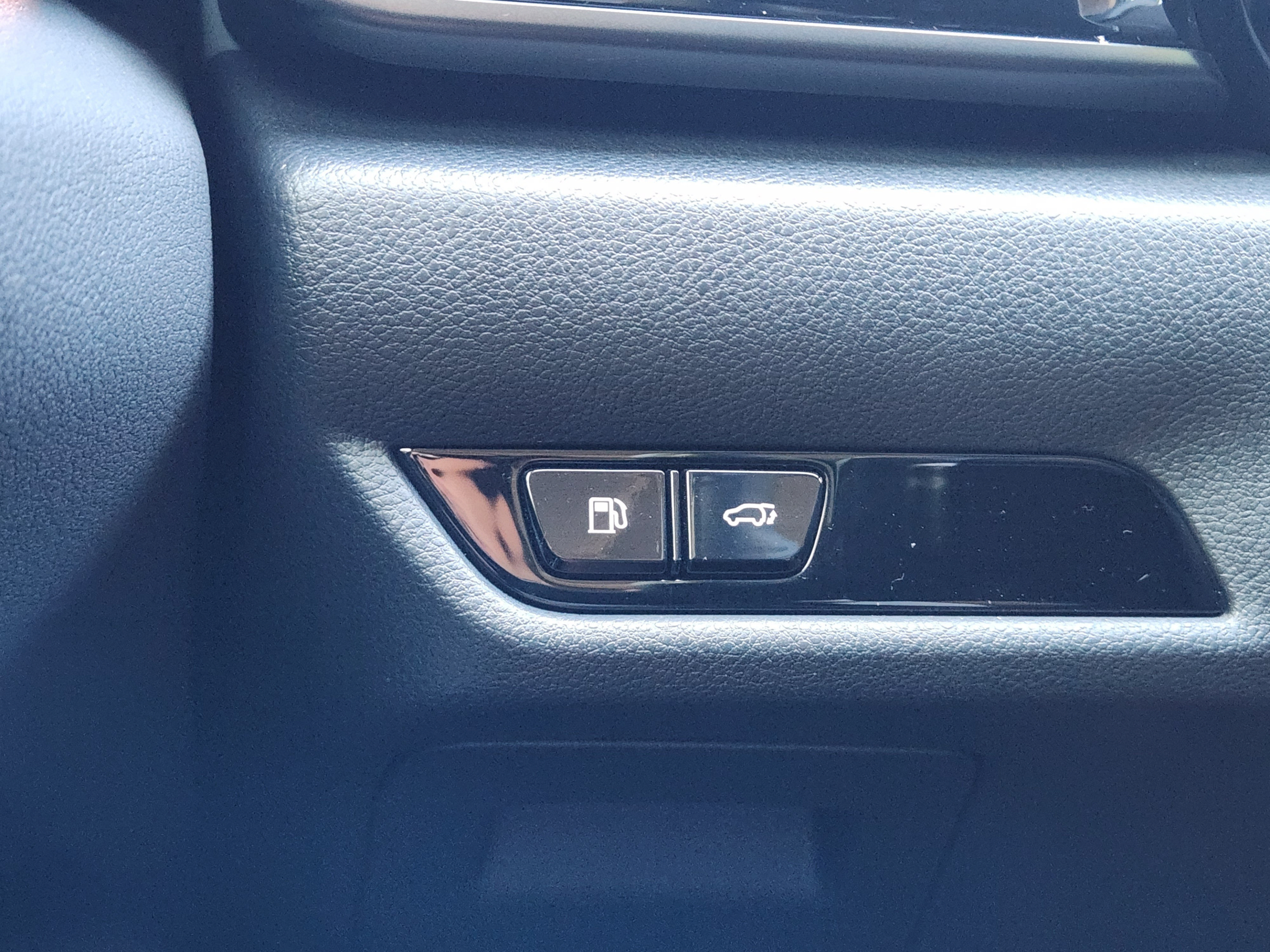 Used 2025 Lexus NX 450h+ AWD w/ Accessory Package (2T) image 15