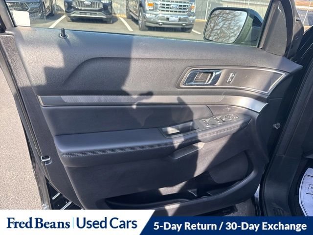 Certified 2018 Ford Explorer XLT w/ Equipment Group 202A AWD/4WD image 20
