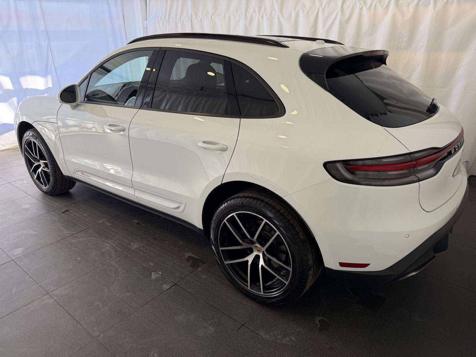 Used 2025 Porsche Macan image 3