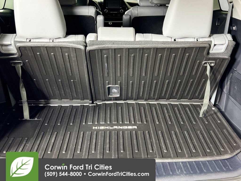 Used 2021 Toyota Highlander XLE AWD/4WD image 15