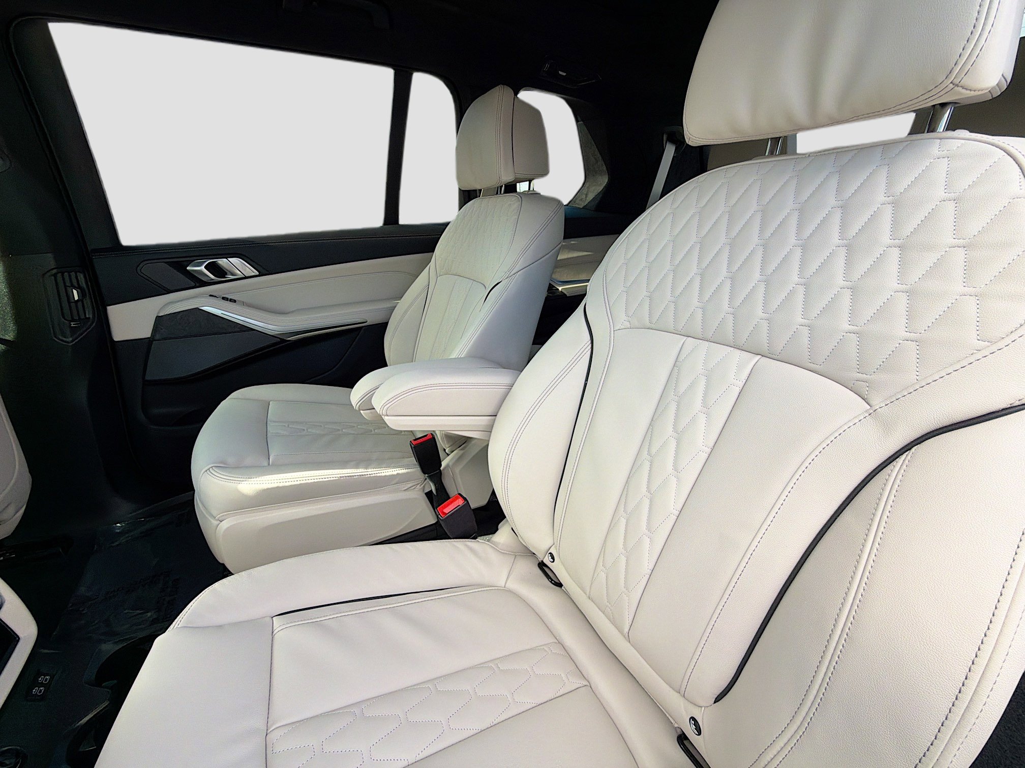 New 2026 BMW X7 M60i image 22