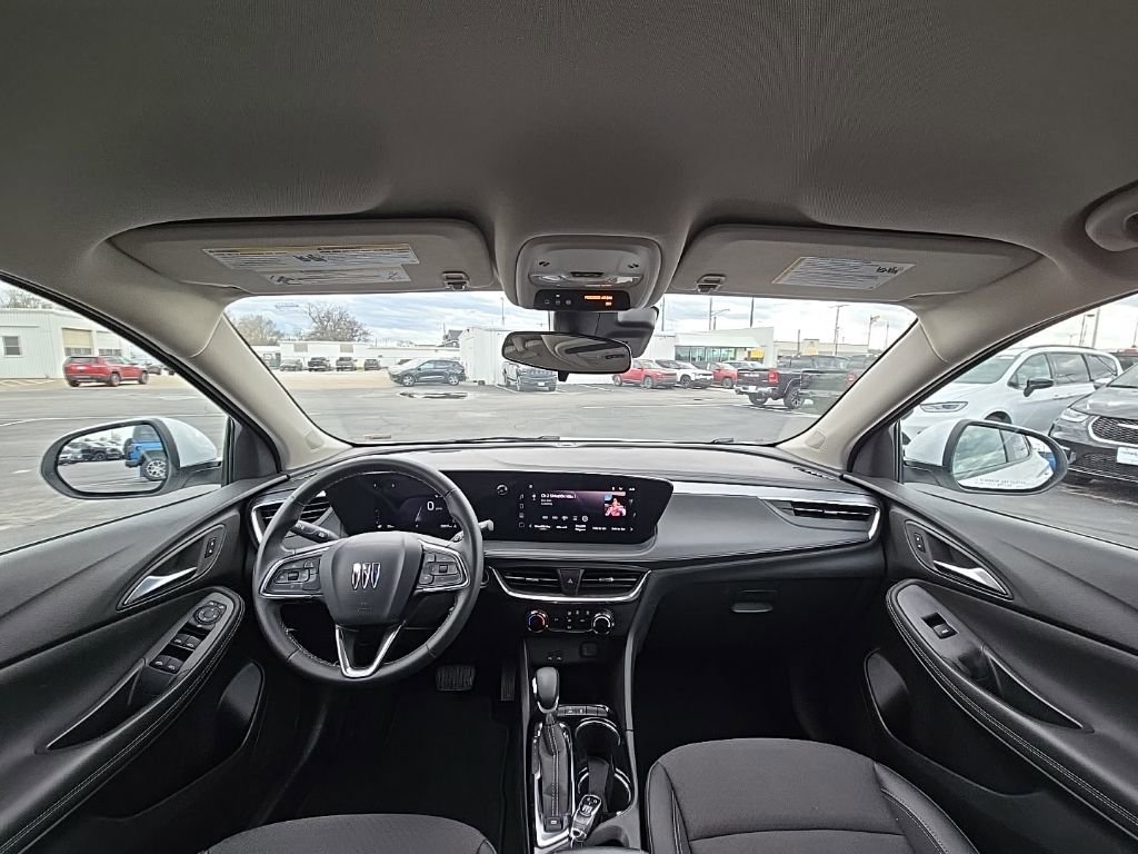Used 2025 Buick Encore GX Preferred image 2