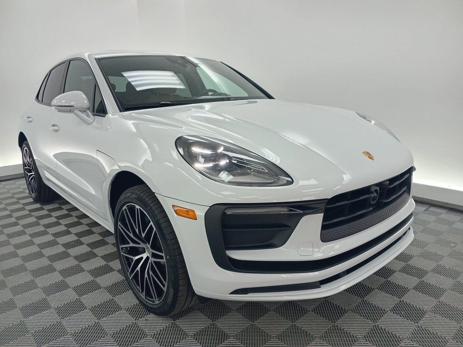 New 2026 Porsche Macan image 7