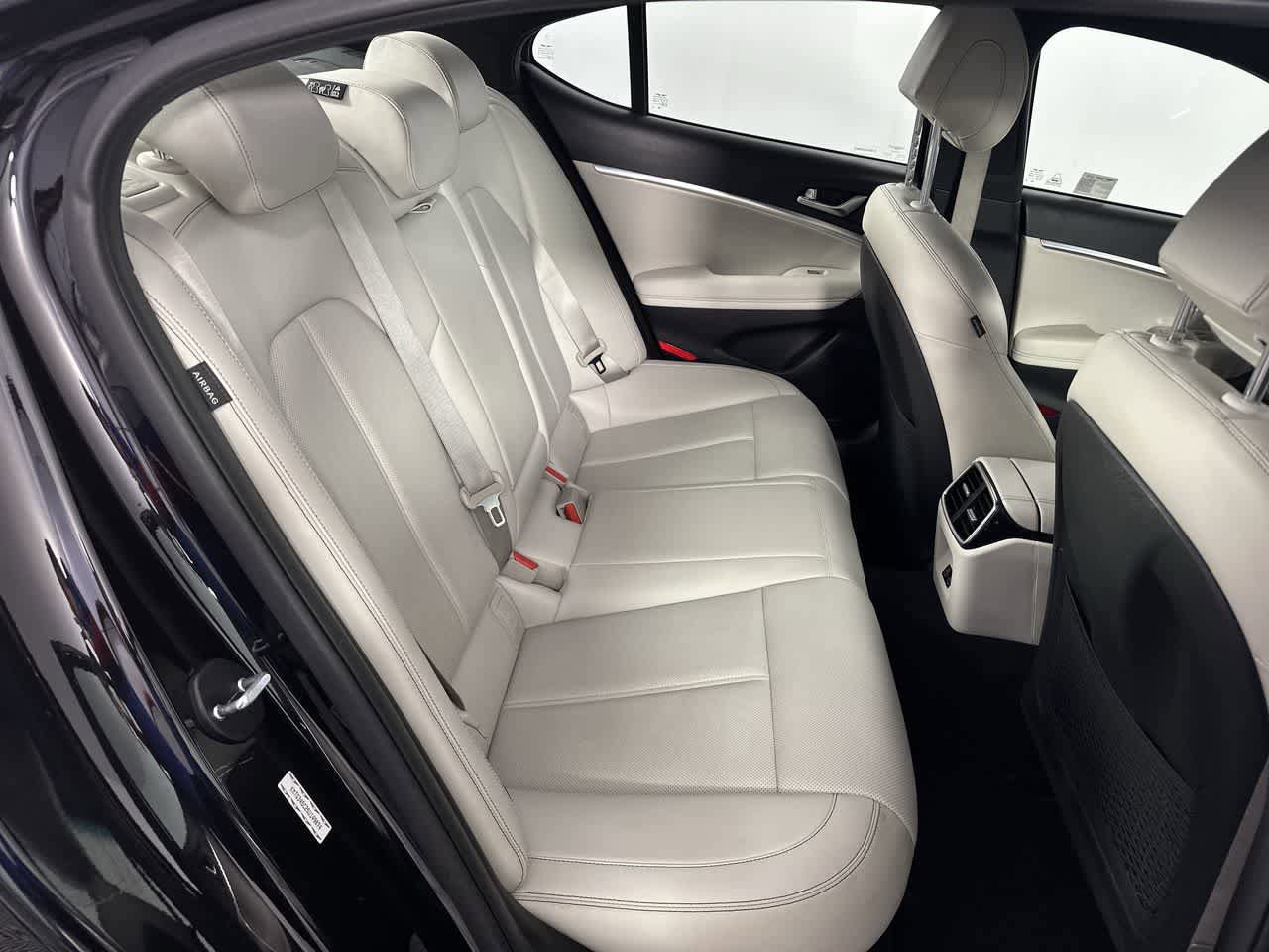 Used 2025 Genesis G70 2.5T image 21