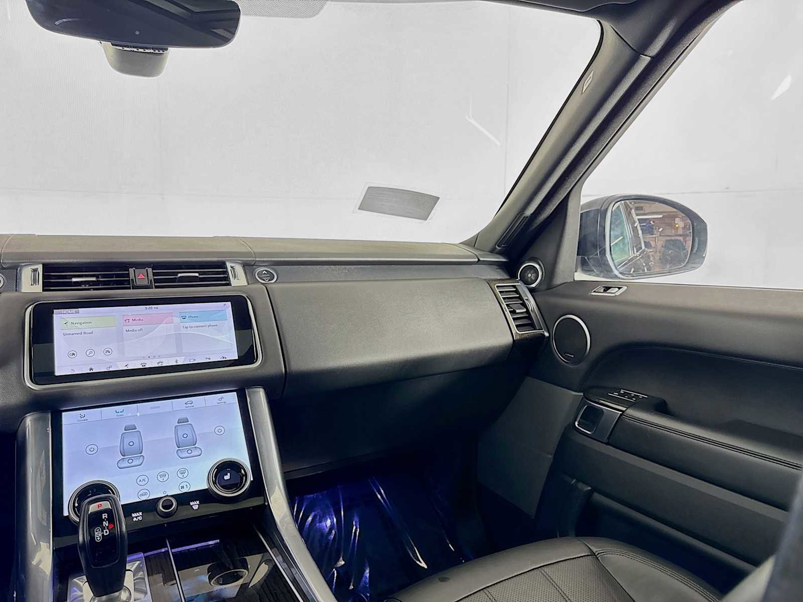 Used 2020 Land Rover Range Rover Sport HSE image 25