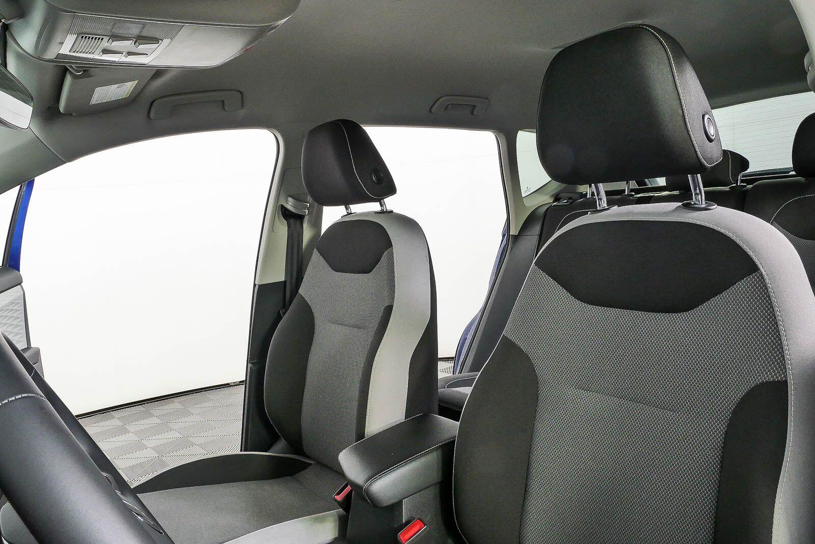 Certified 2023 Volkswagen Taos S FWD image 4