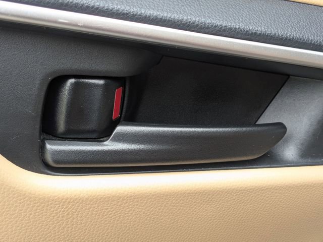 Used 2019 Toyota RAV4 LE FWD image 26