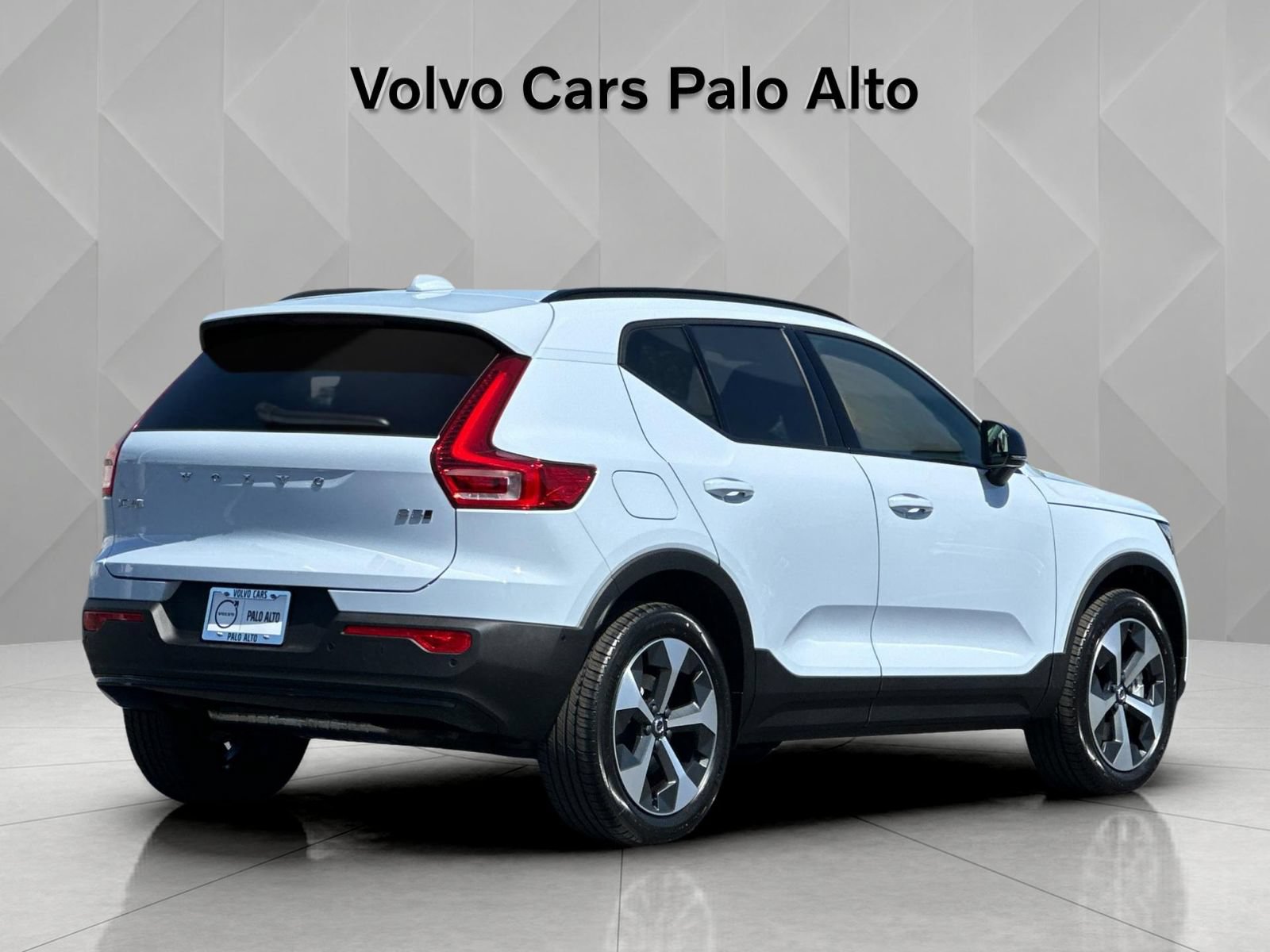 New 2026 Volvo XC40 B5 Plus w/ Climate Package AWD/4WD image 2