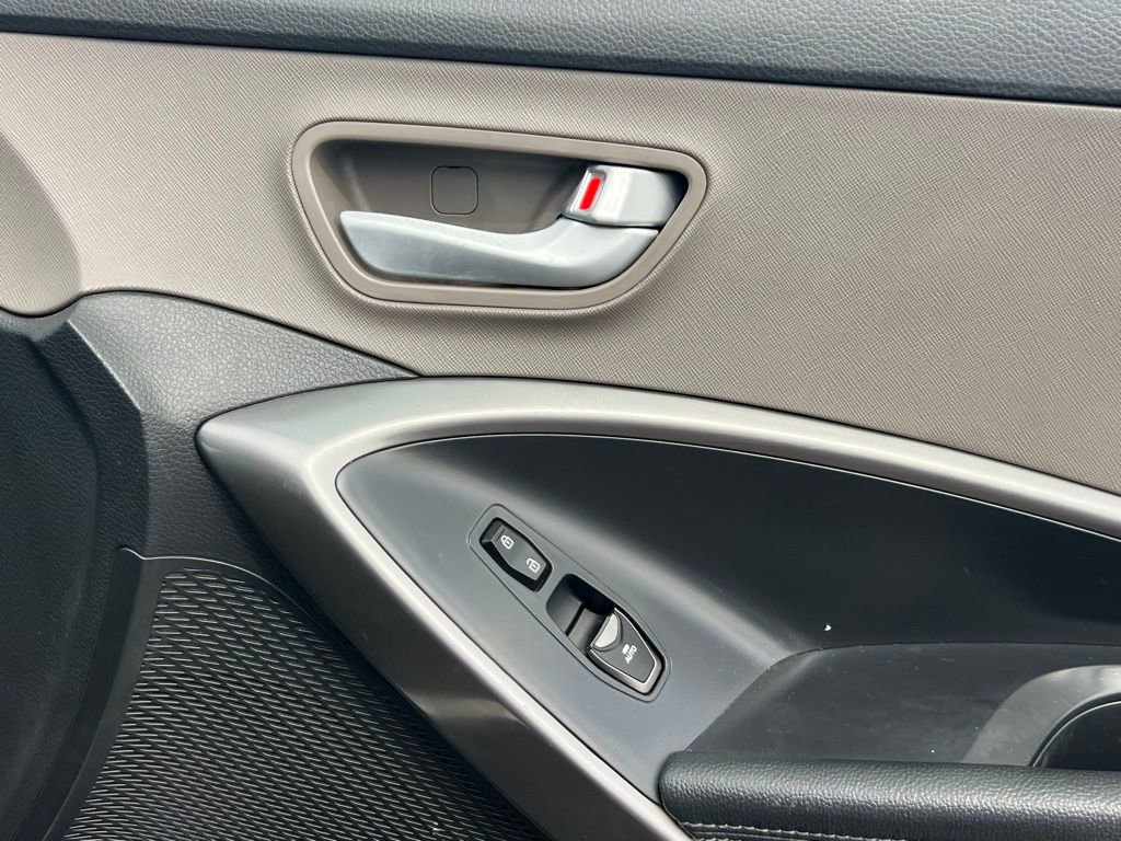 Used 2017 Hyundai Santa Fe SE w/ SE Premium Package 02 AWD/4WD image 14