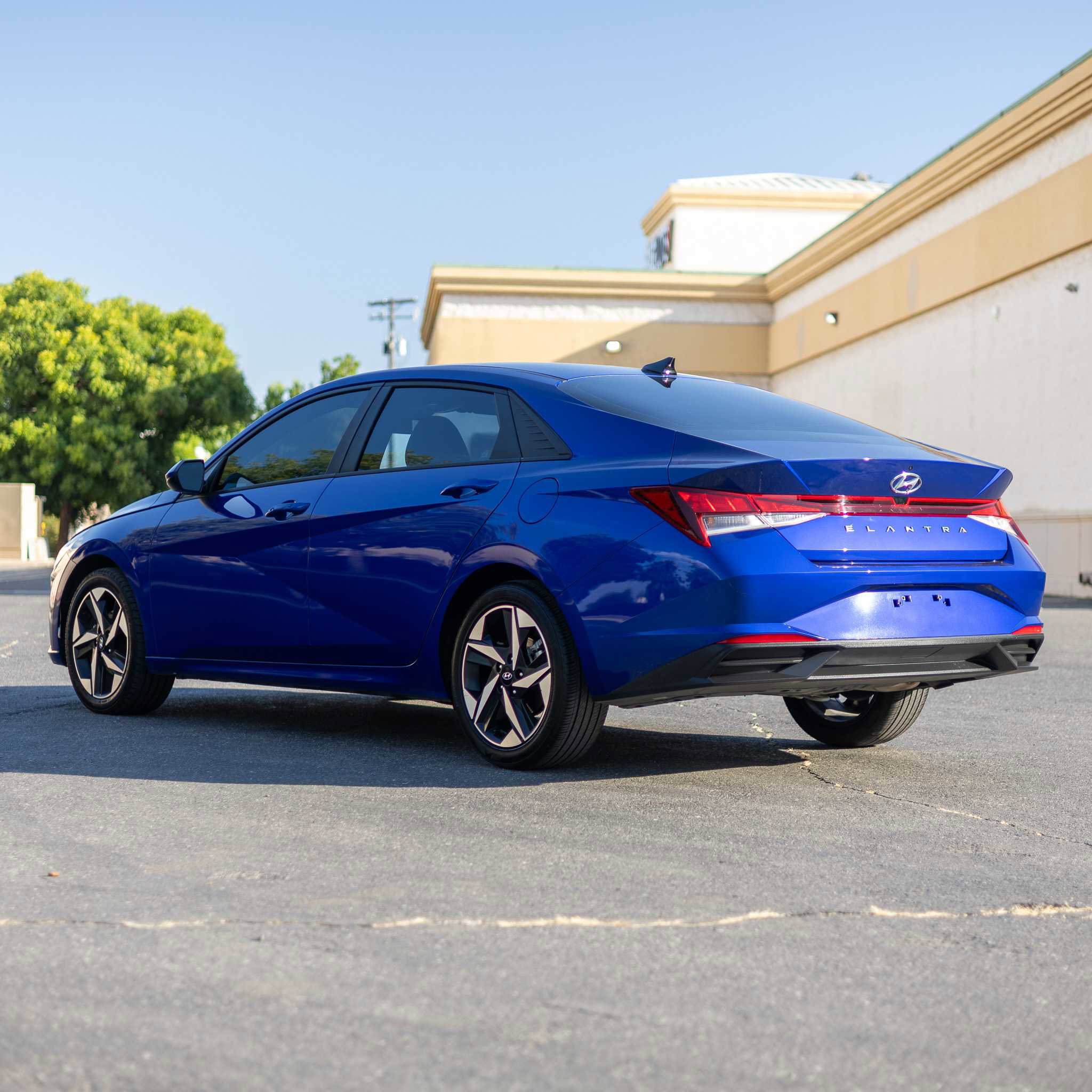 Used 2023 Hyundai Elantra SEL w/ Convenience Package image 5
