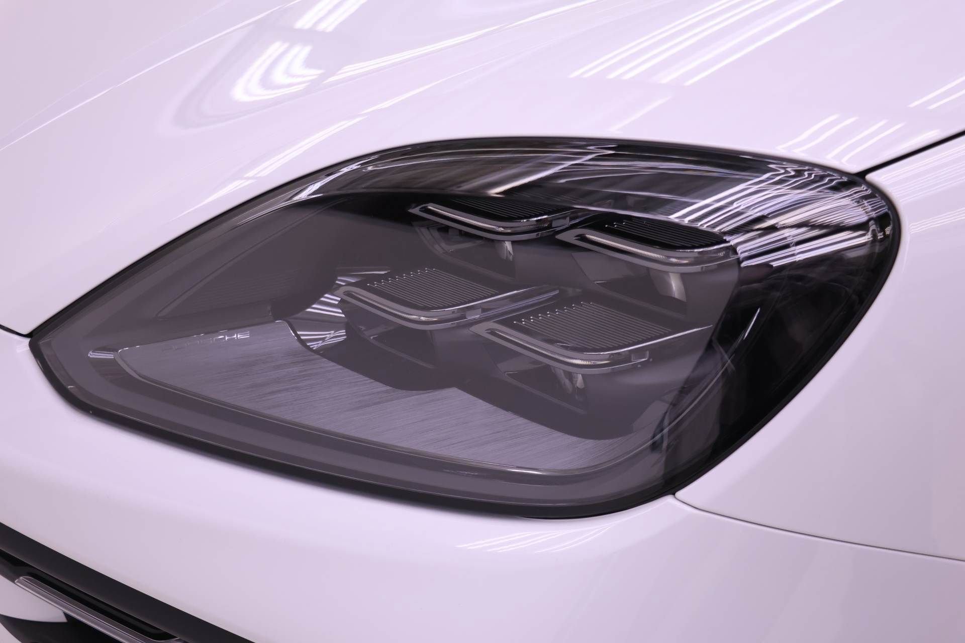 Certified 2025 Porsche Cayenne S image 25