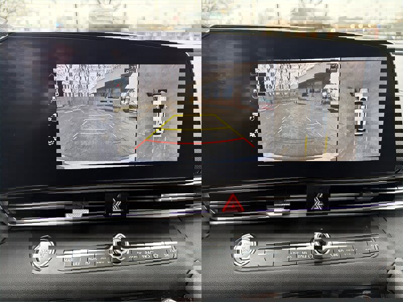 Used 2024 Hyundai Elantra Limited image 24