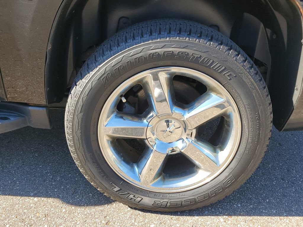 Used 2014 Chevrolet Suburban LTZ AWD/4WD image 6
