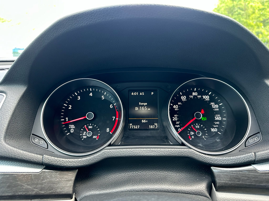 Used 2017 Volkswagen Passat 1.8T SE FWD image 18