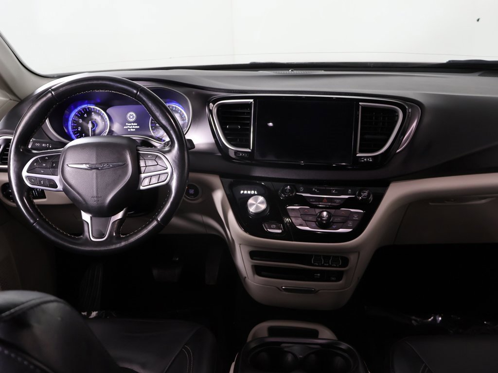 Used 2022 Chrysler Pacifica Touring-L image 31