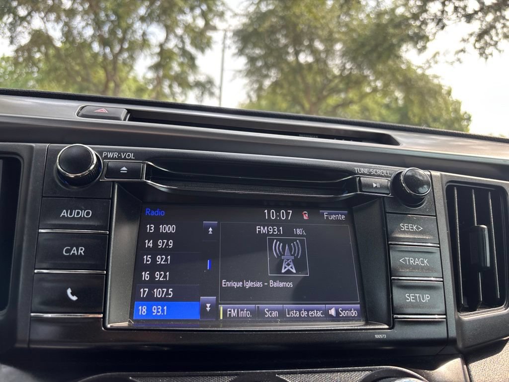 Used 2017 Toyota RAV4 LE FWD image 28