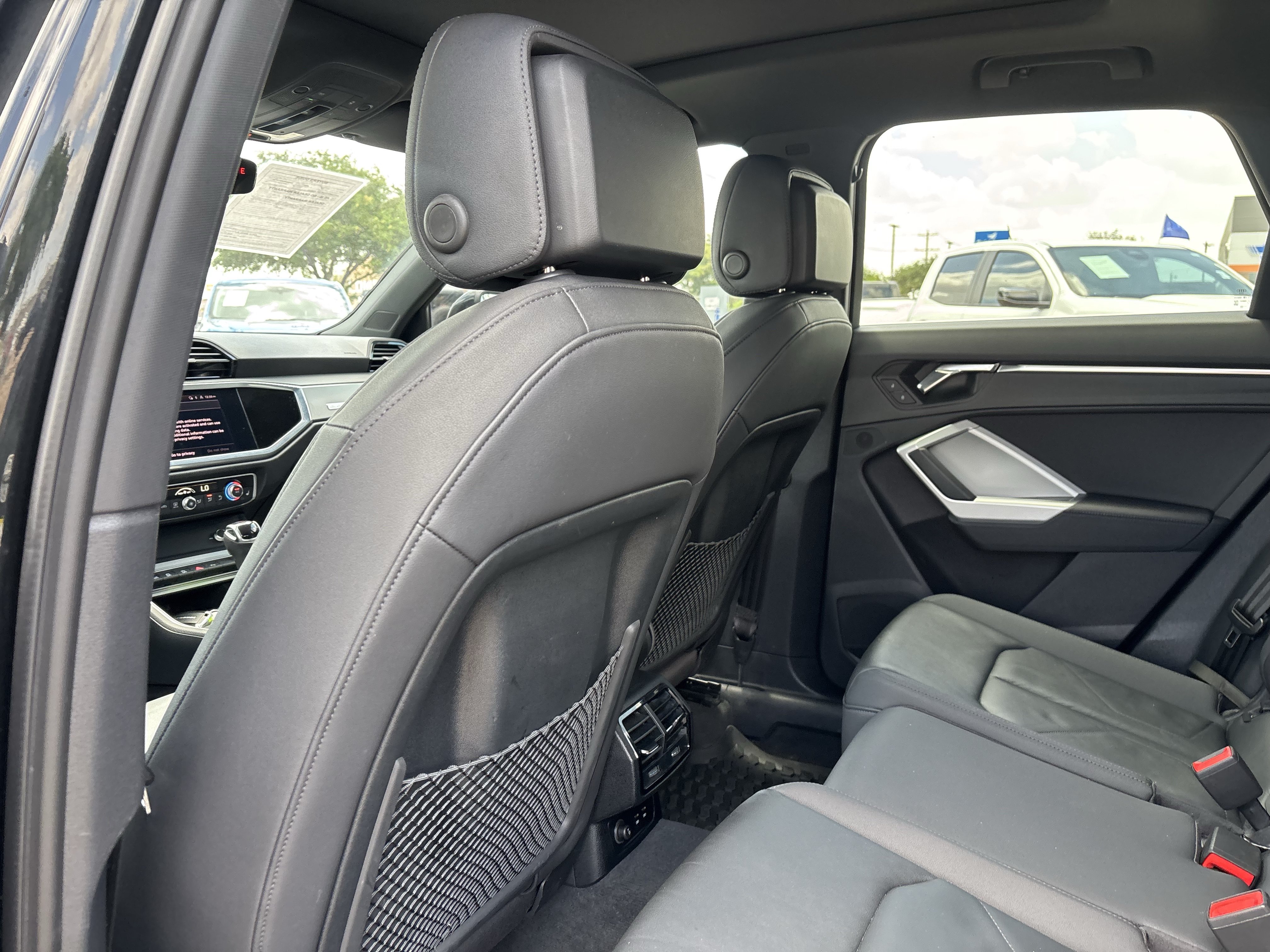 Used 2022 Audi Q3 2.0T Premium Plus w/ Premium Plus Package AWD/4WD image 16