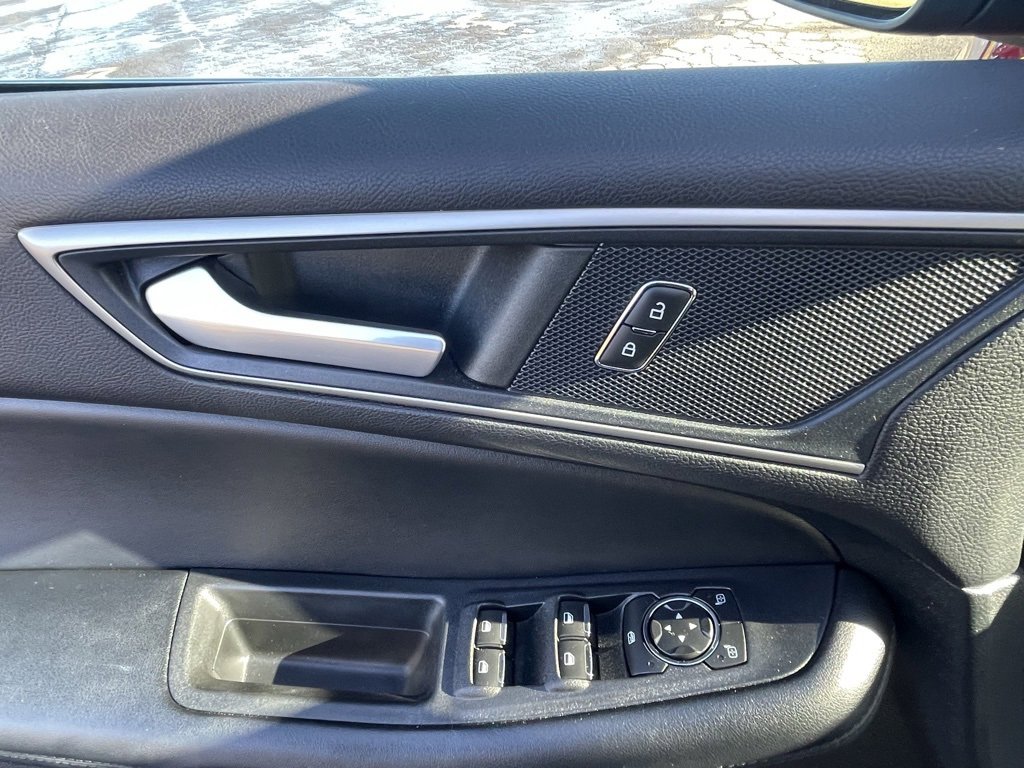 Used 2022 Ford Edge SEL w/ Convenience Package image 28