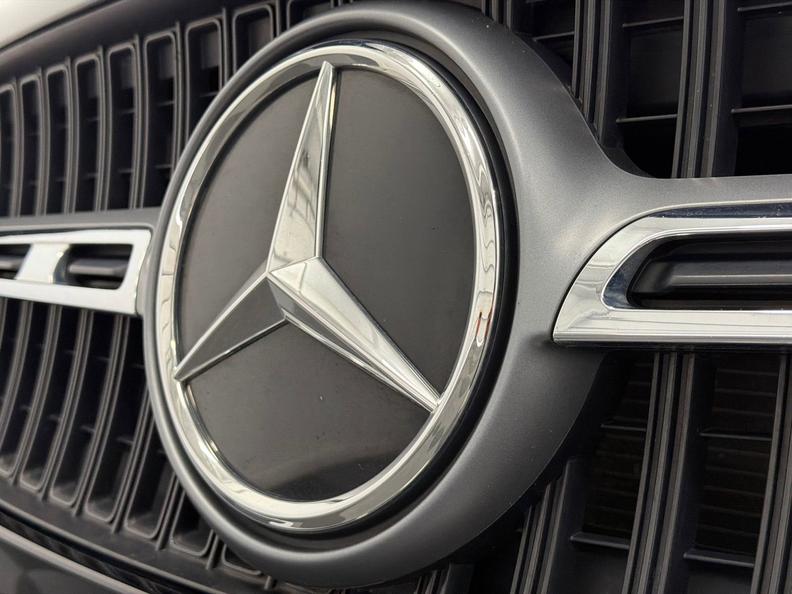 Used 2025 Mercedes-Benz GLA 250 4MATIC image 13