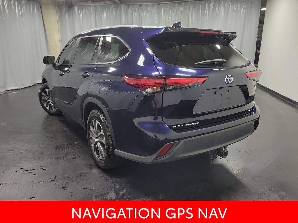 Used 2023 Toyota Highlander XLE FWD image 6