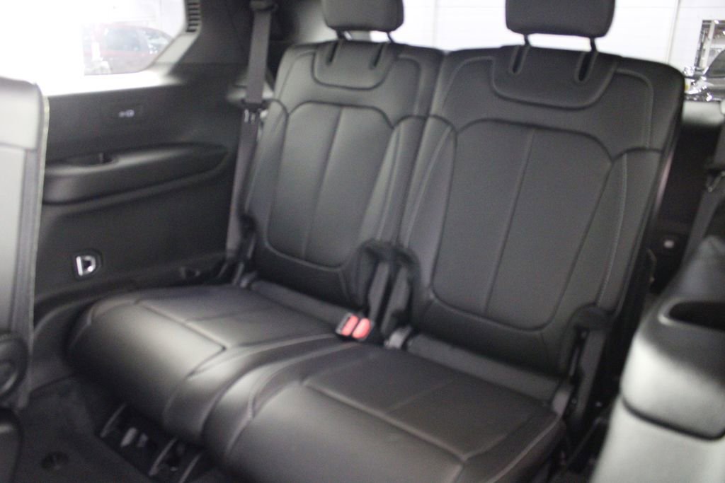 New 2025 Jeep Grand Cherokee L Limited w/ Black Appearance Package image 16