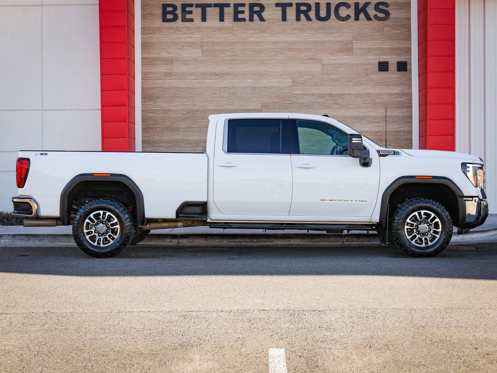 Used 2024 GMC Sierra 3500 SLE w/ SLE Convenience Package image 2