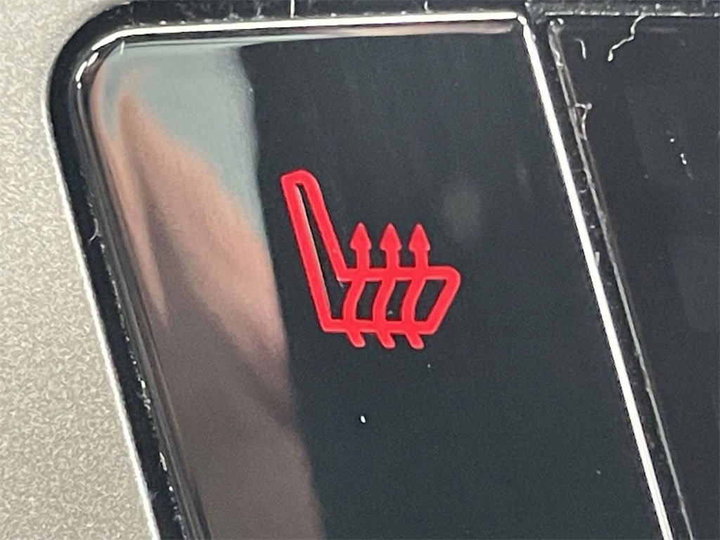 Used 2024 Ford Explorer XLT image 19