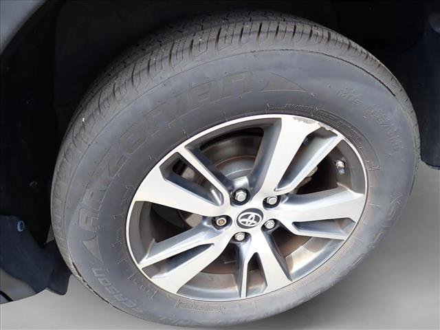 Certified 2018 Toyota RAV4 XLE AWD/4WD image 5