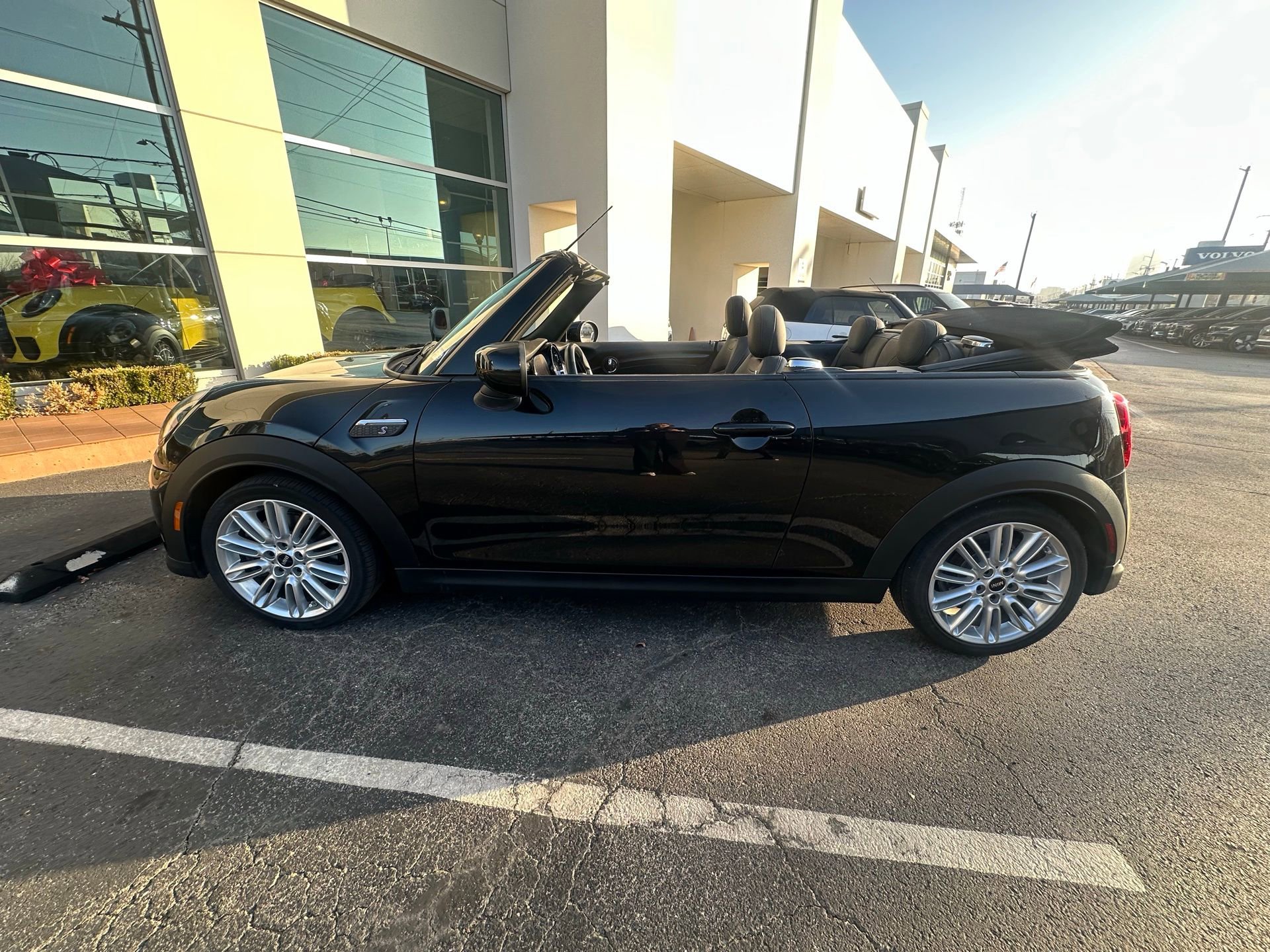 Used 2024 MINI Cooper S image 1