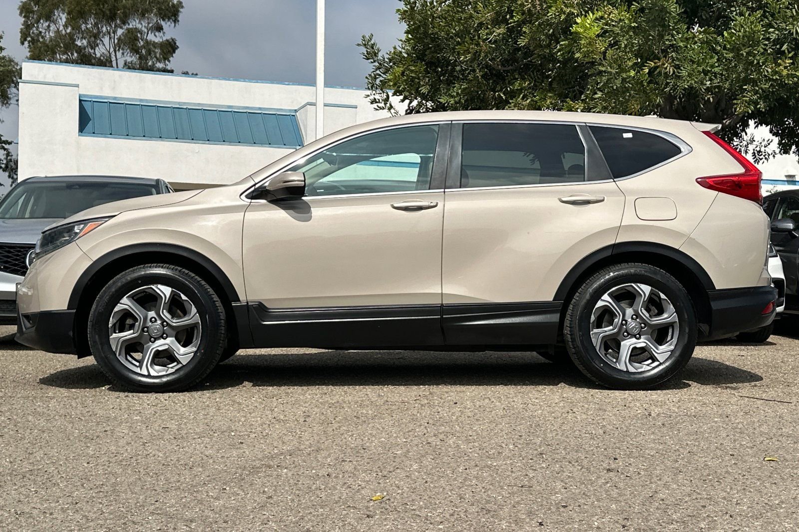 Used 2018 Honda CR-V EX image 7