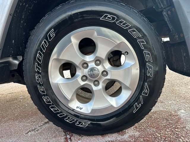 Used 2015 Jeep Wrangler Unlimited Sahara w/ Dual Top Group image 28