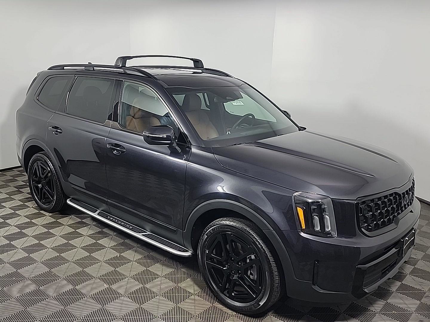 Used 2025 Kia Telluride EX X-Line AWD/4WD image 2