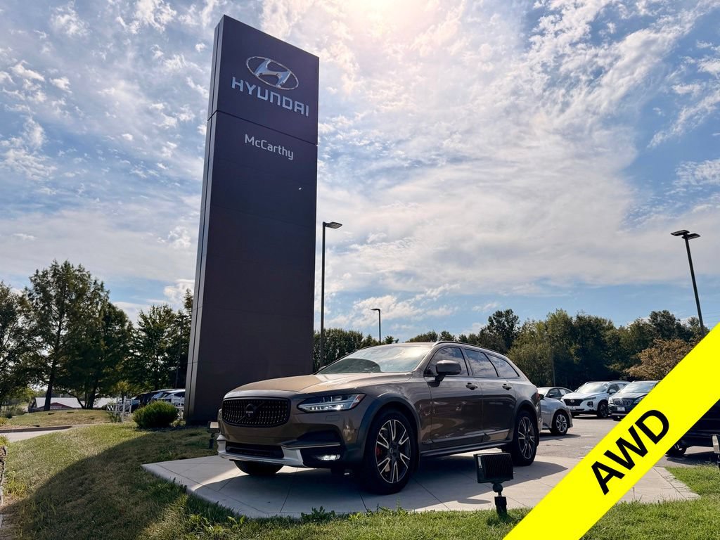 Used 2017 Volvo V90 T6 Cross Country AWD/4WD image 1