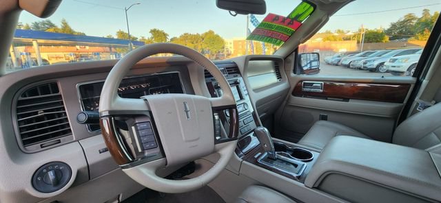 Used 2014 Lincoln Navigator L 4WD image 6