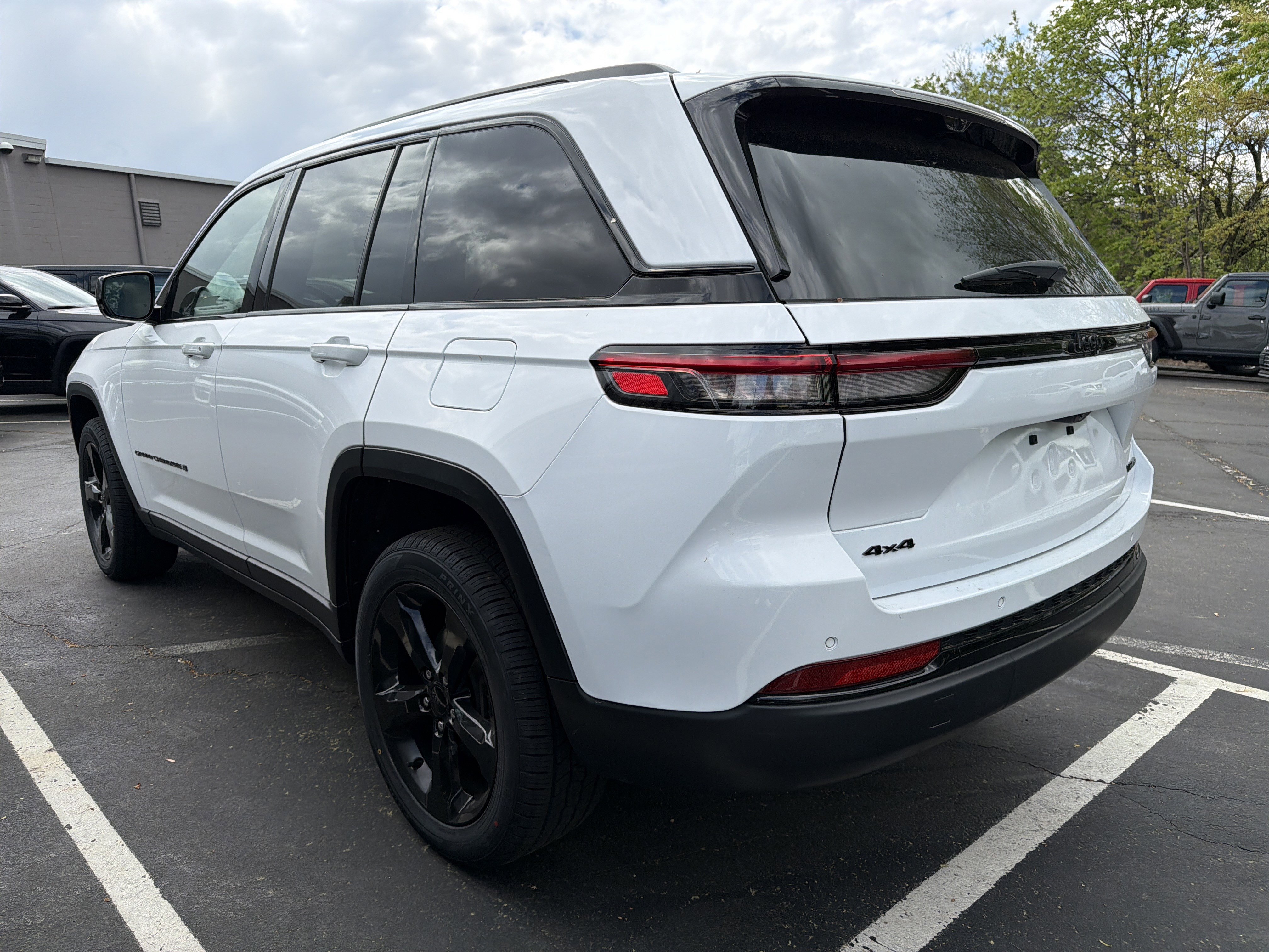 Certified 2023 Jeep Grand Cherokee Limited w/ Luxury Tech Group II image 5